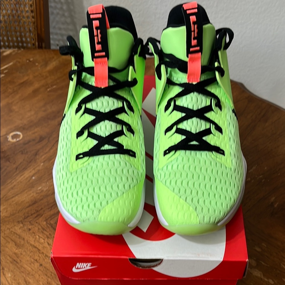 Nike Green and Black Athletic Shoes High-Top Performance